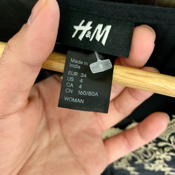 Black dress— Gold trim embroidered details - Picture 5 of 7